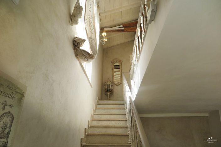 Image No.21-13 Bed Farmhouse for sale