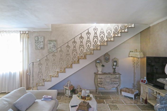 Image No.22-4 Bed Farmhouse for sale