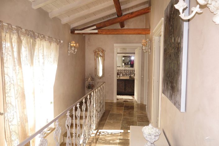 Image No.25-4 Bed Farmhouse for sale