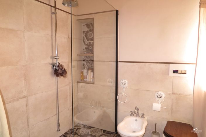 Image No.29-13 Bed Farmhouse for sale