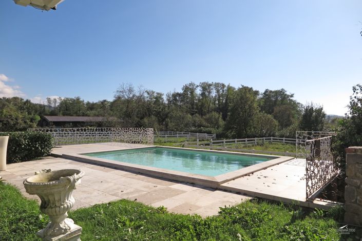 Image No.44-13 Bed Farmhouse for sale