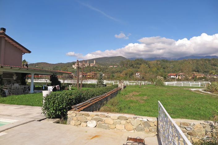 Image No.50-13 Bed Farmhouse for sale