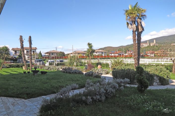 Image No.51-13 Bed Farmhouse for sale