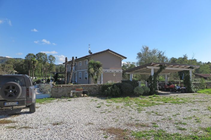 Image No.51-4 Bed Farmhouse for sale