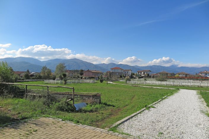 Image No.54-13 Bed Farmhouse for sale