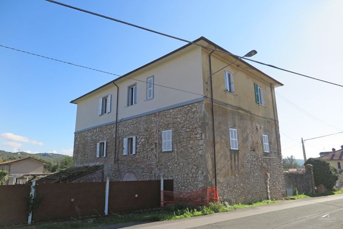 Image No.59-13 Bed Farmhouse for sale