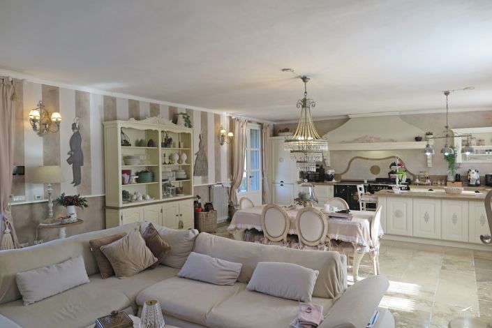 Image No.9-13 Bed Farmhouse for sale