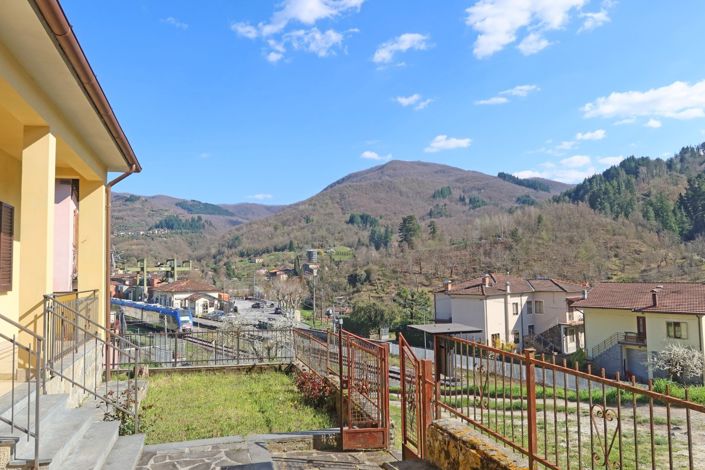 Image No.4-2 Bed Property for sale