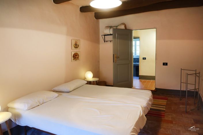 Image No.105-10 Bed Farmhouse for sale