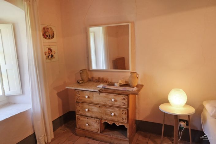 Image No.106-10 Bed Farmhouse for sale