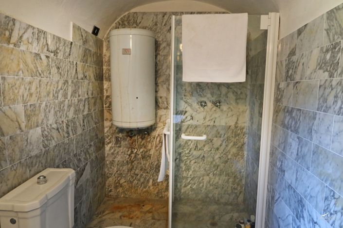 Image No.108-10 Bed Farmhouse for sale