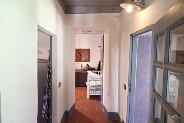 Image No.110-10 Bed Farmhouse for sale