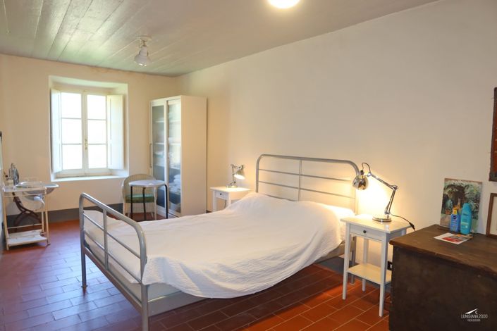 Image No.113-10 Bed Farmhouse for sale