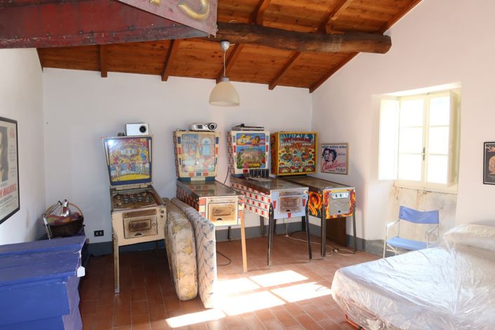 Image No.117-10 Bed Farmhouse for sale