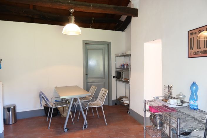 Image No.120-10 Bed Farmhouse for sale