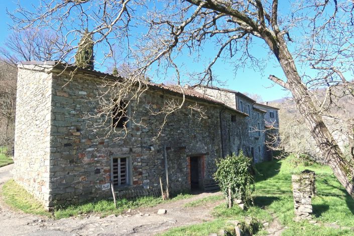 Image No.127-10 Bed Farmhouse for sale