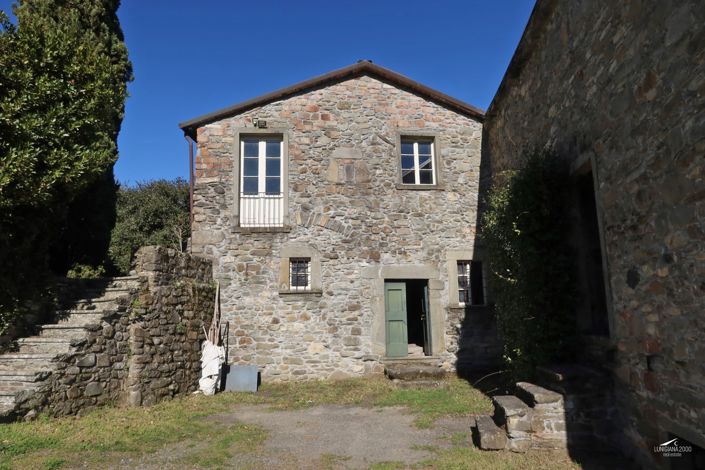 Image No.128-10 Bed Farmhouse for sale