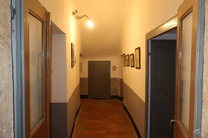 Image No.13-10 Bed Farmhouse for sale