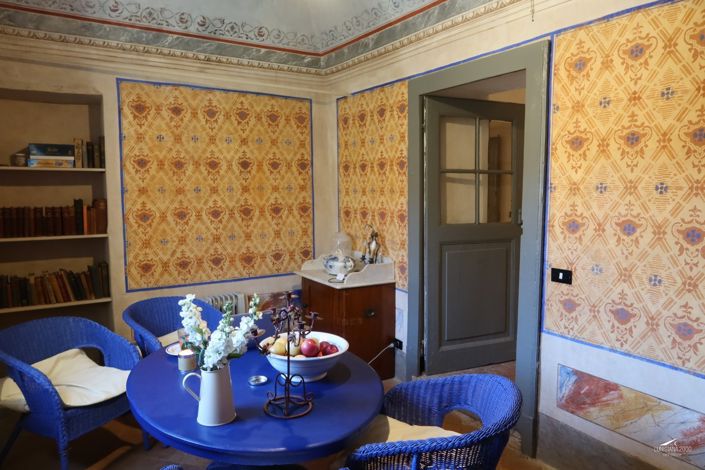 Image No.18-10 Bed Farmhouse for sale