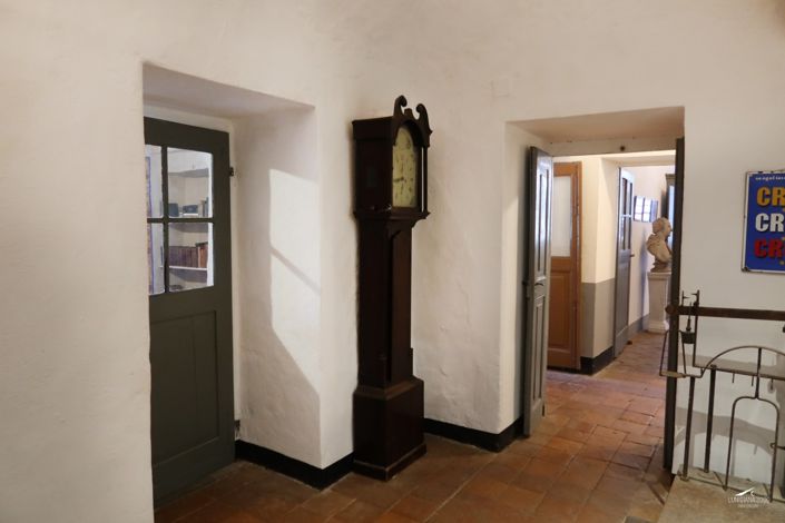 Image No.20-10 Bed Farmhouse for sale