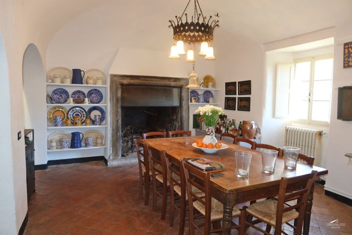 Image No.23-10 Bed Farmhouse for sale