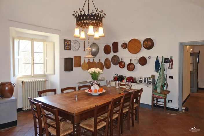 Image No.26-10 Bed Farmhouse for sale