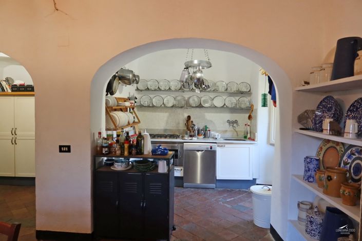 Image No.27-10 Bed Farmhouse for sale