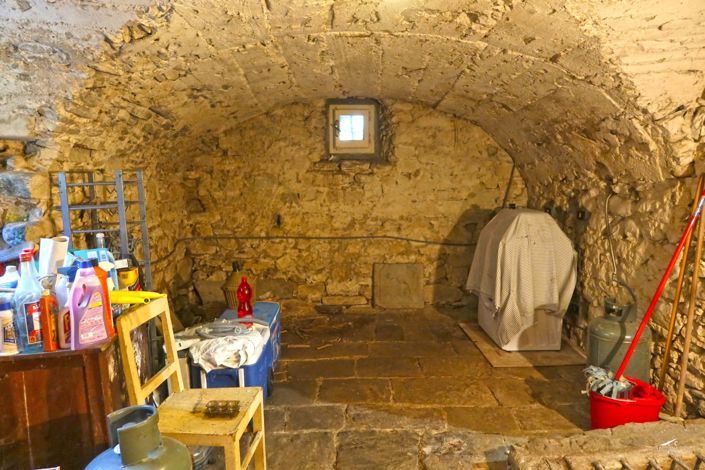 Image No.29-10 Bed Farmhouse for sale