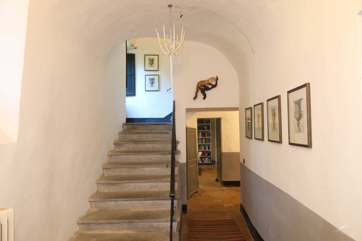 Image No.37-10 Bed Farmhouse for sale