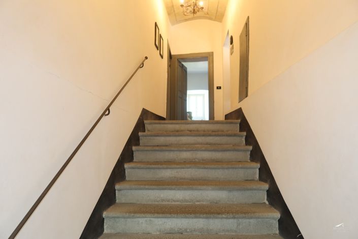 Image No.38-10 Bed Farmhouse for sale