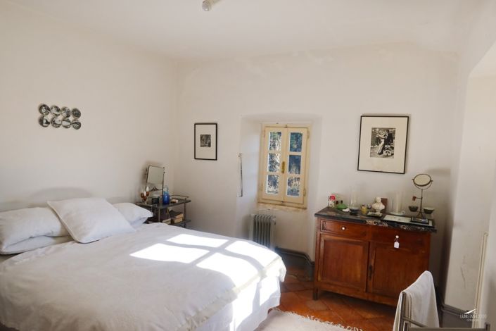 Image No.44-10 Bed Farmhouse for sale