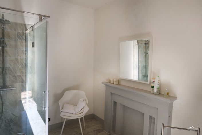 Image No.50-10 Bed Farmhouse for sale