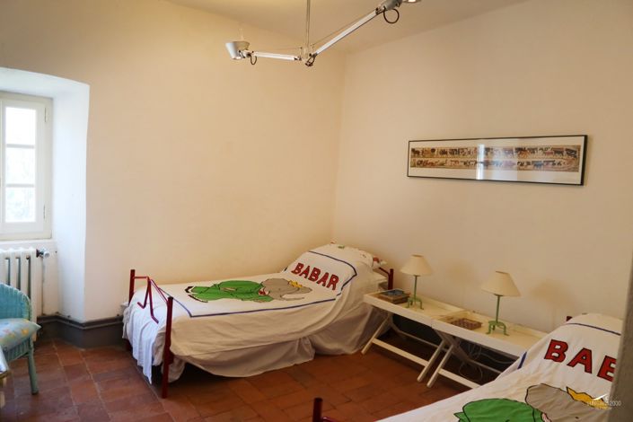 Image No.56-10 Bed Farmhouse for sale