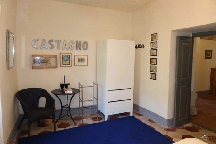 Image No.64-10 Bed Farmhouse for sale