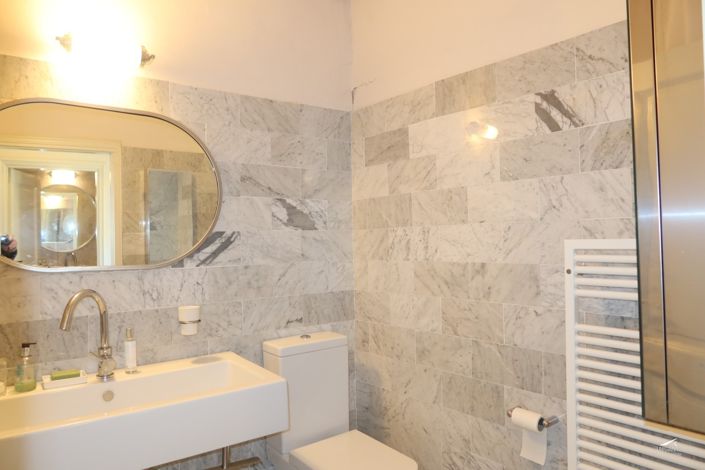 Image No.67-10 Bed Farmhouse for sale