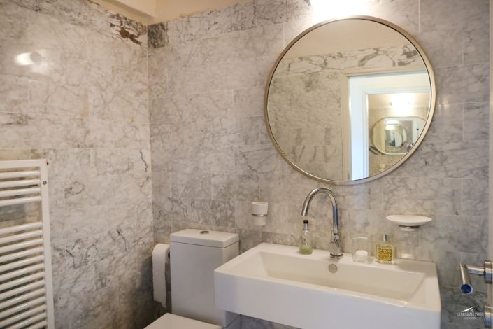 Image No.68-10 Bed Farmhouse for sale