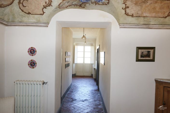 Image No.70-10 Bed Farmhouse for sale