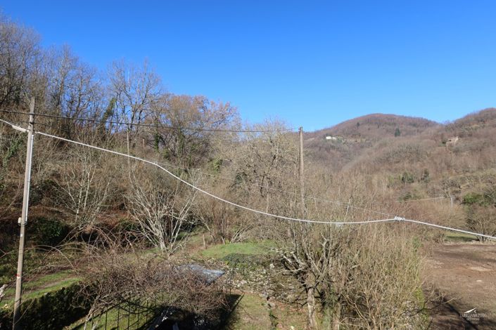 Image No.81-10 Bed Farmhouse for sale