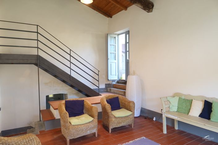 Image No.94-10 Bed Farmhouse for sale