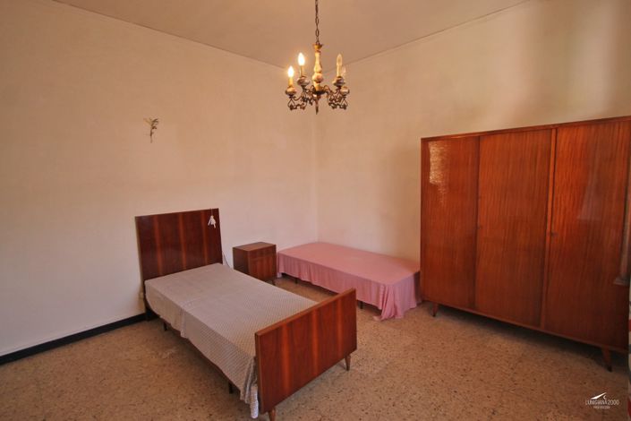 Image No.22-3 Bed Property for sale