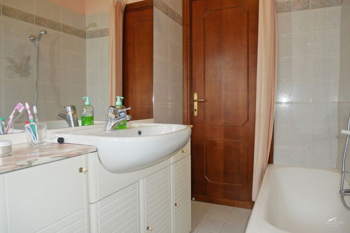 Image No.28-Propriété de 2 chambres à vendre