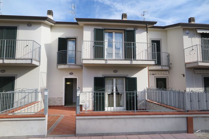 Image No.1-2 Bed Property for sale