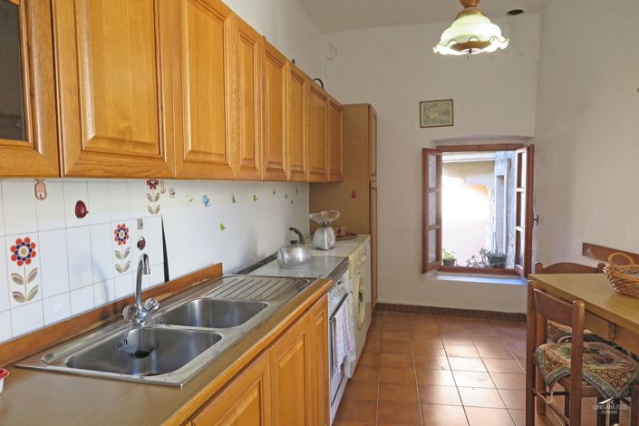 Image No.11-2 Bed Property for sale