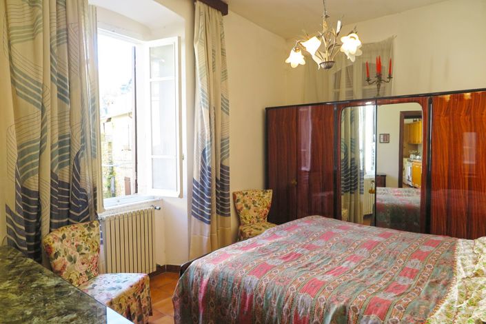 Image No.15-2 Bed Property for sale