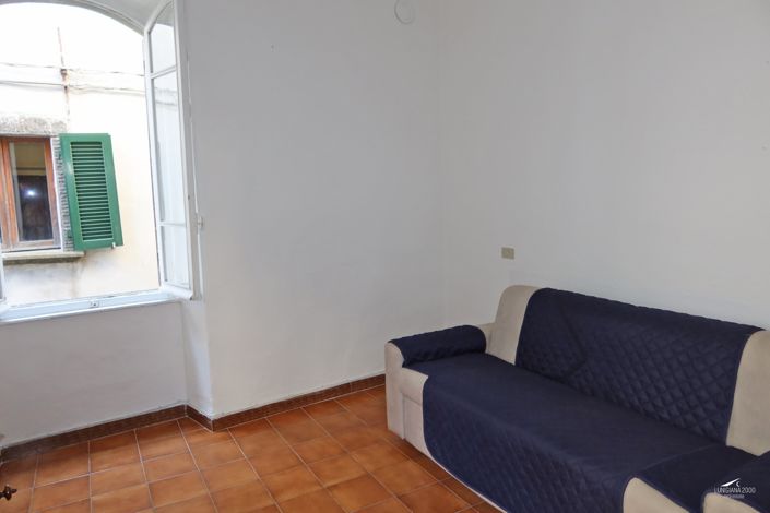 Image No.25-2 Bed Property for sale