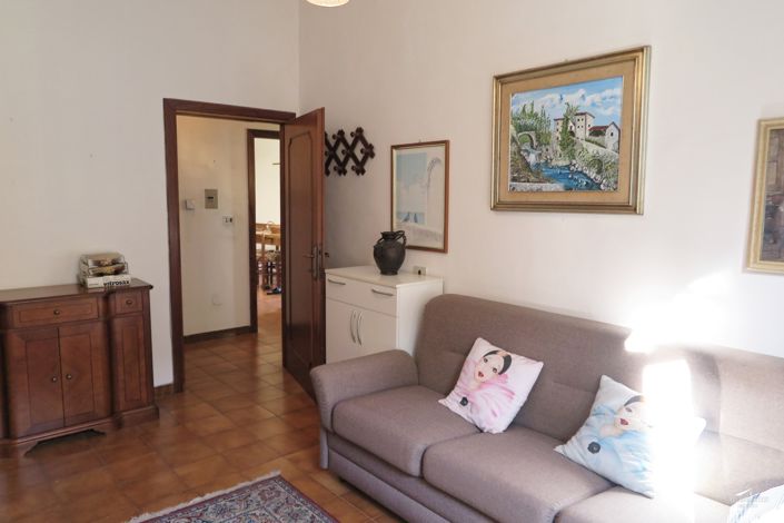 Image No.3-2 Bed Property for sale