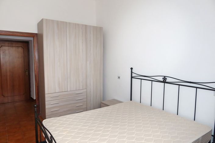 Image No.33-2 Bed Property for sale