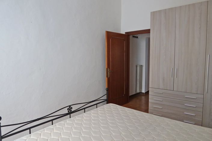 Image No.35-2 Bed Property for sale