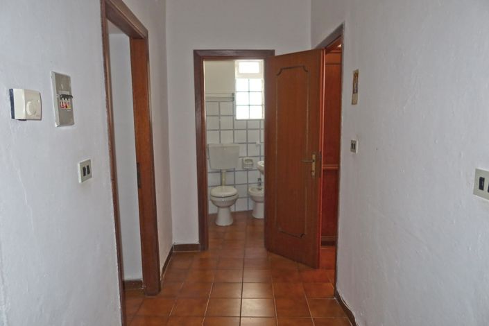 Image No.36-2 Bed Property for sale