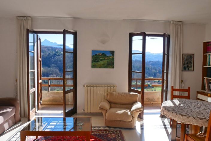 Image No.11-3 Bed Property for sale